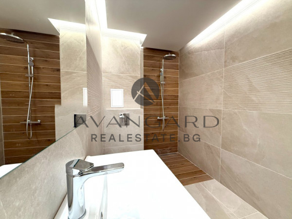 ДИЗАЙНЕРСКИ МНОГОСТАЕН АПАРТАМЕНТ