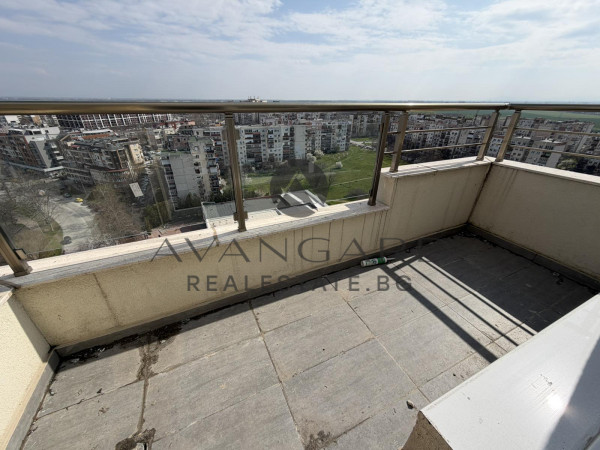 ПРЕД АКТ 16! Тристаен ТРАКИЯ ПОЛИКЛИНИКАТА