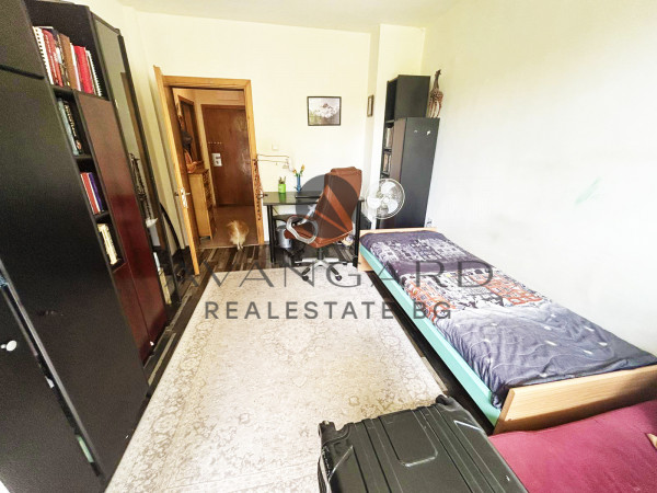 Four -bedroom maisonette Saturday market