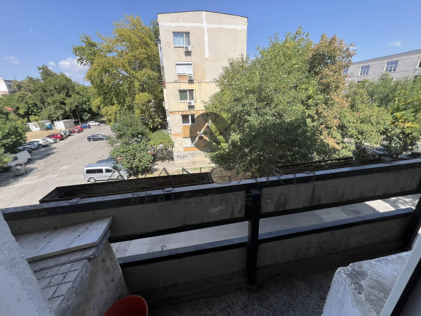 Three-room apartment next to the French high school