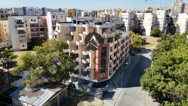 ЛУКСОЗЕН ТРИСТАЕН С ПАРКОМЯСТО !