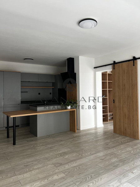 THREE-ROOM APARTMENT WITH ACT 16 IN A SMALL BUILDING