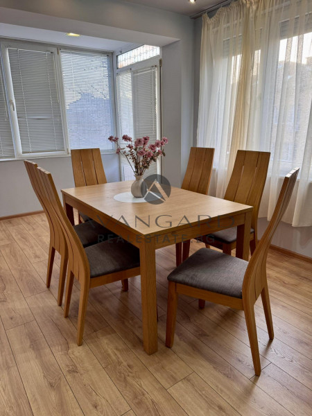 Етаж от къща + двустаен партерен апартамент