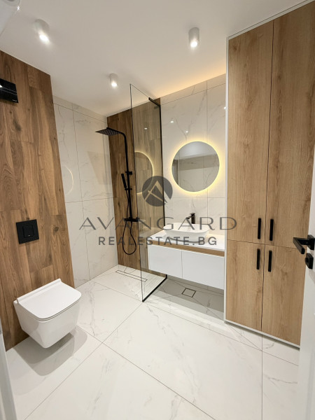 ЛУКСОЗЕН ДВУСТАЕН / ГРЕБНА БАЗА