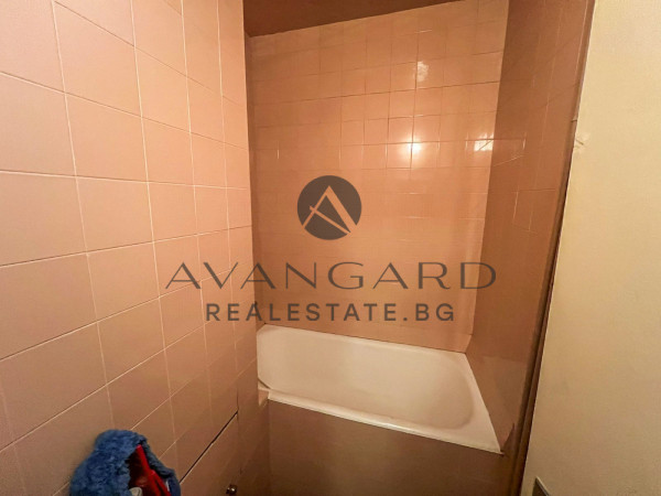 Тристаен РЕАЛНА КВАДРАТУРА