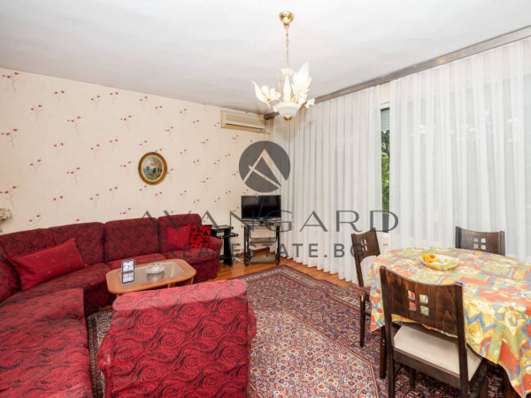 ТРИСТАЕН АПАРТАМЕНТ С РЕАЛНА КВАДРАТУРА НА ТОП ЛОКАЦИЯ В КАМЕНИЦА 1 !!!