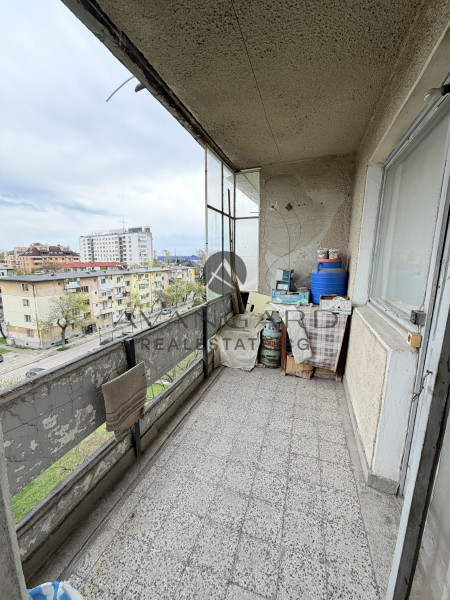 ДВУСТАЕН С ТРИ ОТДЕЛНИ СТАИ ДО ПАНАИРА