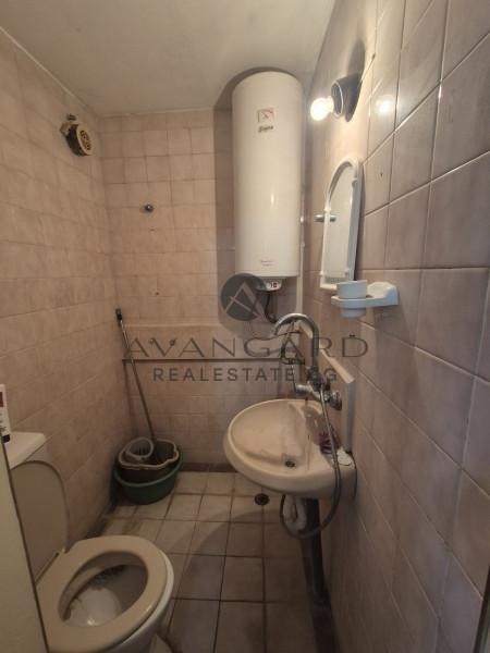 One -bedroom apartment with real square footage/ Kyuchuk Paris