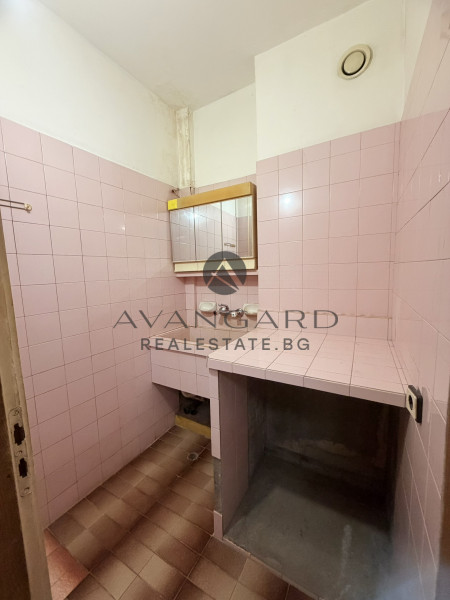 ТРИСТАЕН АПАРТАМЕНТ! ИЗГРЕВ!