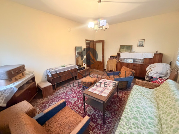 ЕТАЖ ОТ КЪЩА ДО УМБАЛ ПЪЛМЕД