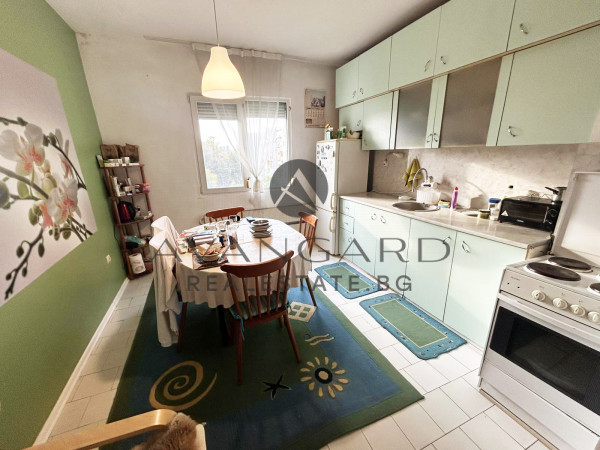 Тристаен маломерен Гагарин