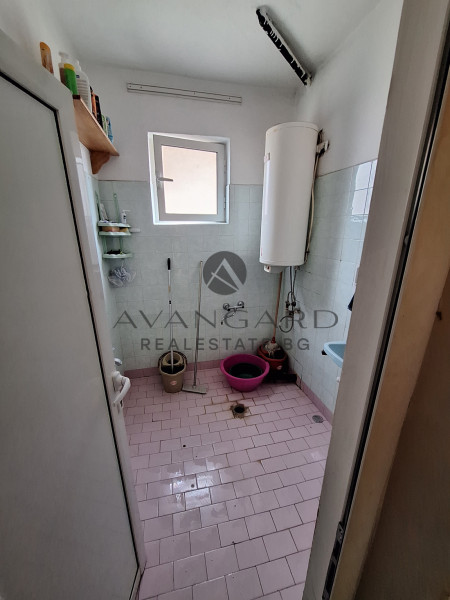 Етаж от Къща с гараж / Захарна Фабрика