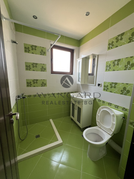 Fully furnished one -bedroom to the forum