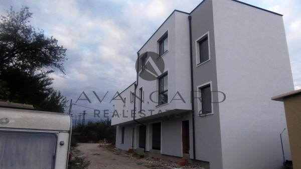 HOUSE WITH YARD AND GARAGE! BELOMORSKI