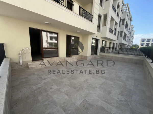 Three-room apartment with a courtyard veranda