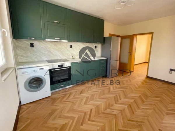 TOP LOCATION! Three-room apartment next to Rodopi Bus Station