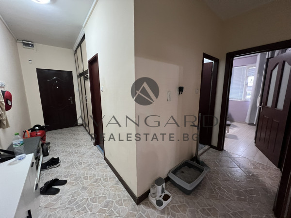 Two bedroom apartment up to 60-class!