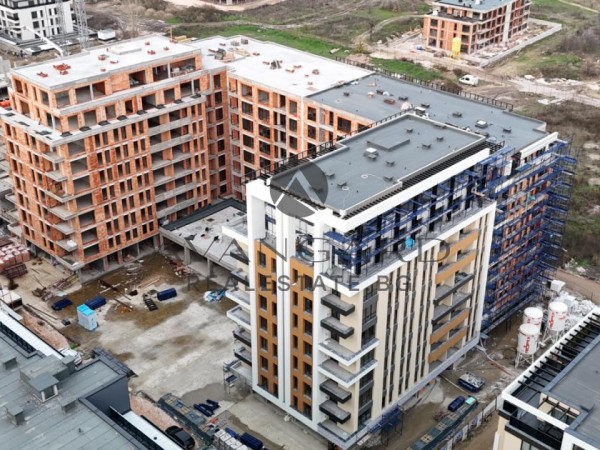 ЛУКСОЗНА СГРАДА СМИРНЕНСКИ