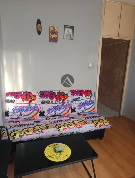 ДВУСТАЕН С ТРИ ОТДЕЛНИ СТАИ