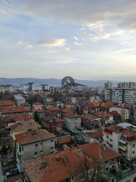 ИЗГОДЕН ТРИСТАЕН АПАРТАМЕНТ! КЪРШИЯКА!