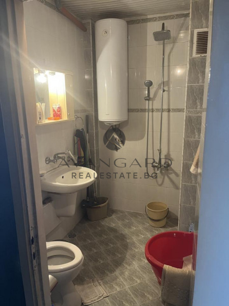 Обзаведен двустаен гимн. Васил Коларов