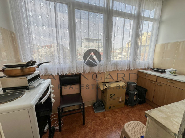 Тристаен с четири отделни стаи до Белите Брези