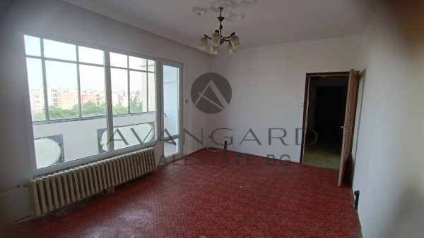 Three -bedroom with four separate rooms / Thrace