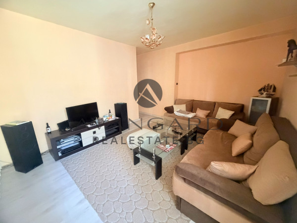 ТРИСТАЕН С ГАРАЖ В ЦЕНАТА / КАМЕНИЦА 1