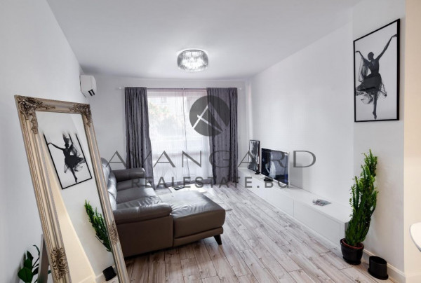 One -bedroom luxury furnished! Center!