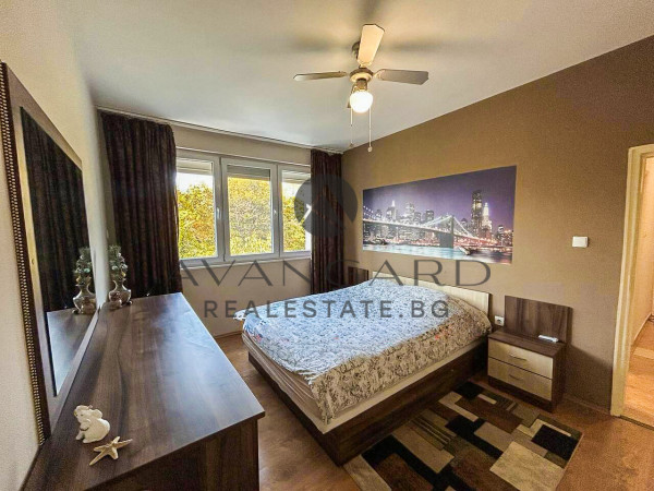 Саниран тристаен апартамент / Младежки хълм