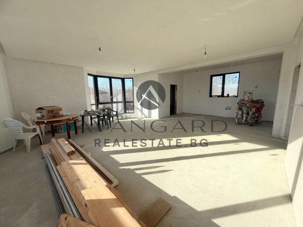 САМОСТОЯТЕЛНА КЪЩА В ЗЛАТИТРАП С АКТ 16