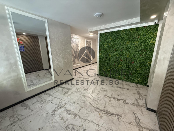 Designer one -bedroom apartment