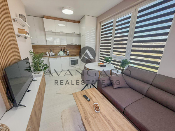 THREE-ROOM FURNISHED APARTMENT! SMYRNENSKY!
