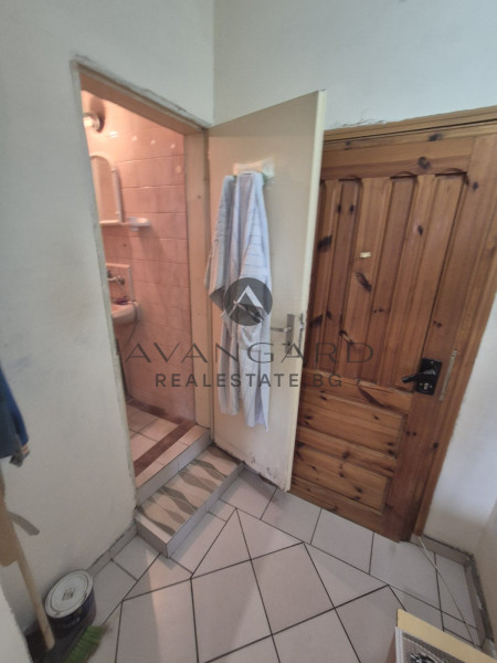One -bedroom apartment with real square footage/ Kyuchuk Paris