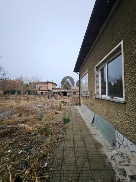 HOUSE WITH COURTYARD KRUMOVO