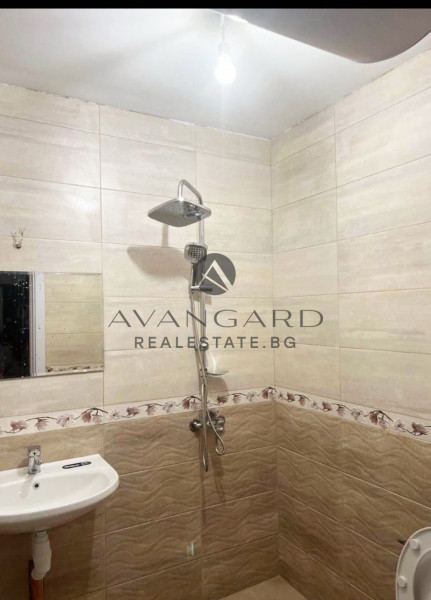 ДВУСТАЕН ОБЗАВЕДЕН!