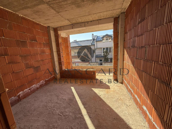 ТРИСТАЕН С ДВЕ ПАРКОМЕСТА В ЦЕНАТА