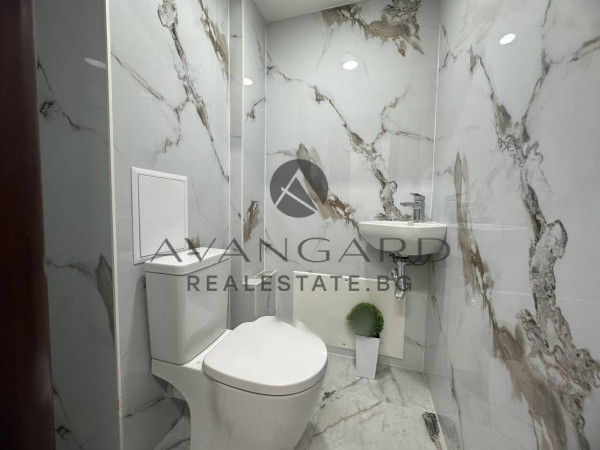 Стилно обзаведен тристаен / Мараша