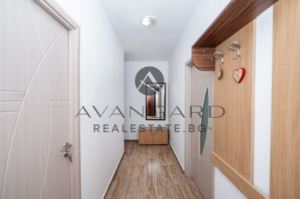 Двустаен м-н Слънчеви лъчи