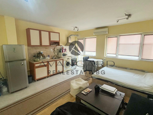 ПРОСТОРЕН ЕДНОСТАЕН / ЮЖНО ИЗЛОЖЕНИЕ / РЕАЛНА КВАДРАТУРА