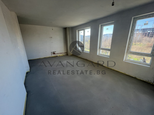 ПРЕД АКТ 16! Тристаен Остромила