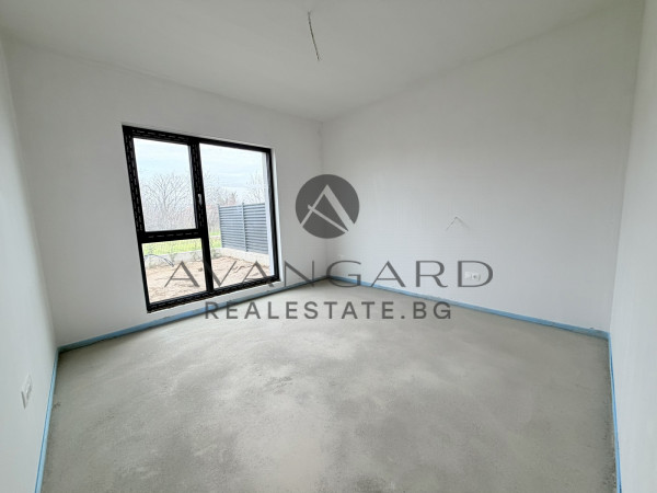 ДВУЕТАЖНА КЪЩА С ДВЕ ПАРКОМЕСТА ПРЕД АКТ 16