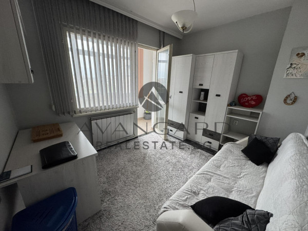 FREE PARKING!!! THREE-ROOM APARTMENT!!! REAL SQUARE !!!