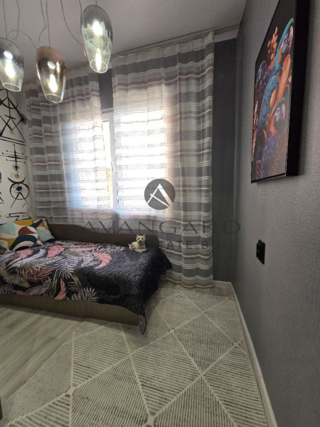 ТРИСТАЕН ОБЗАВЕДЕН / КЪРШИЯКА