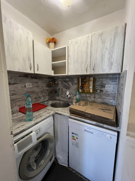 Exclusive !! One bedroom with three separate rooms!