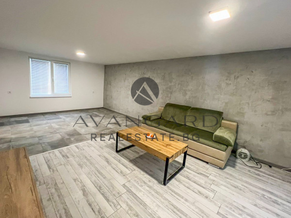 Двуетажна къща с. Брестовица