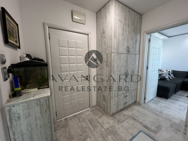 Fully furnished and renovated two -bedroom apartment