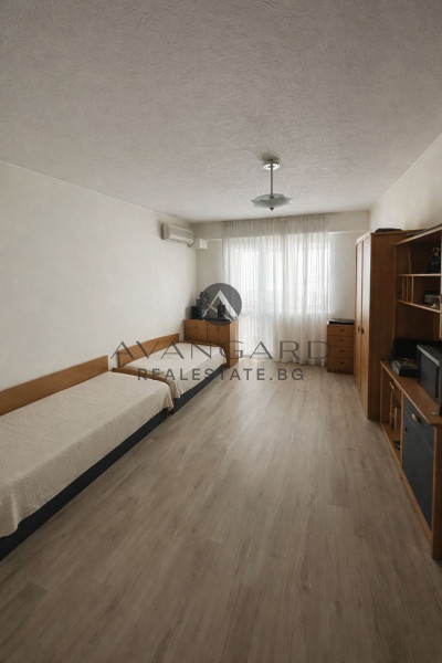 ТРИСТАЕН ОБЗАВЕДЕН АПАРТАМЕНТ! КЮЧУК ПАРИЖ!