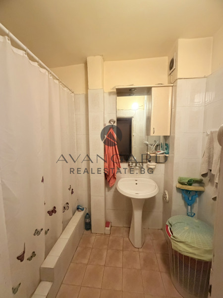 ТРИСТАЕН С ГАРАЖ В ЦЕНАТА / КАМЕНИЦА 1