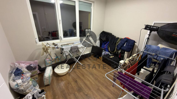 Къща с 2 покрити паркоместа/ Гребна база